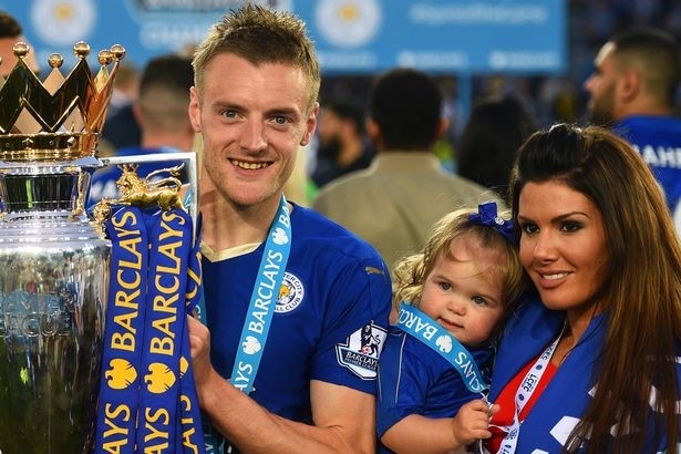 Lo ngay Vardy kiem tra y te va ky hop dong voi Arsenal hinh anh 1