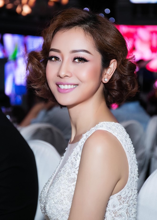 Jennifer Pham doi toc ngan tre trung di su kien hinh anh 6