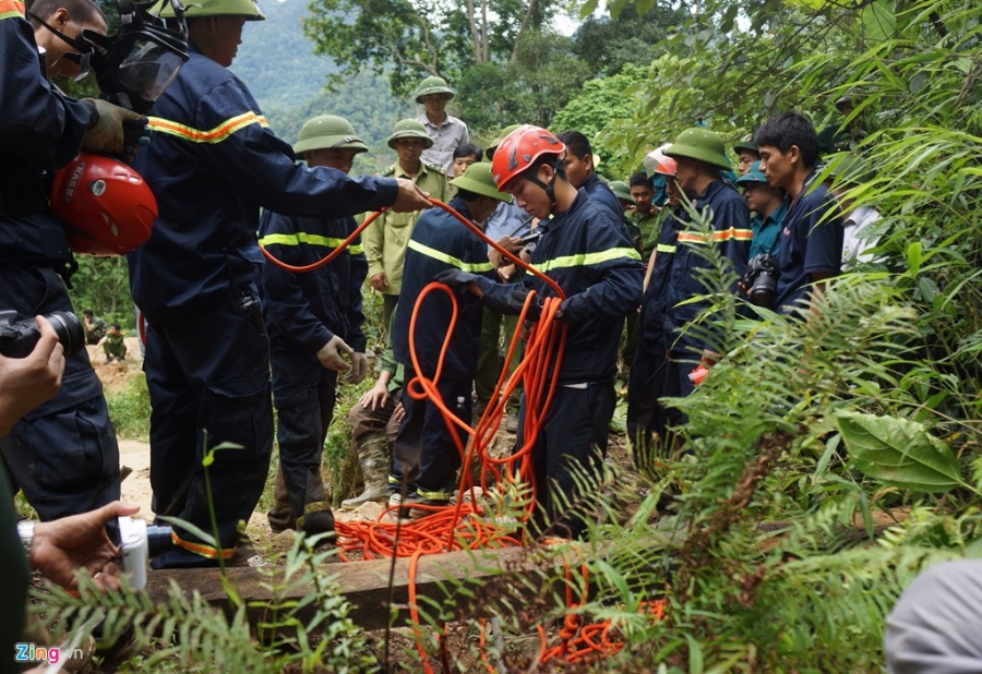 Hien truong tim kiem 3 phu vang bi ngat khi hinh anh 6