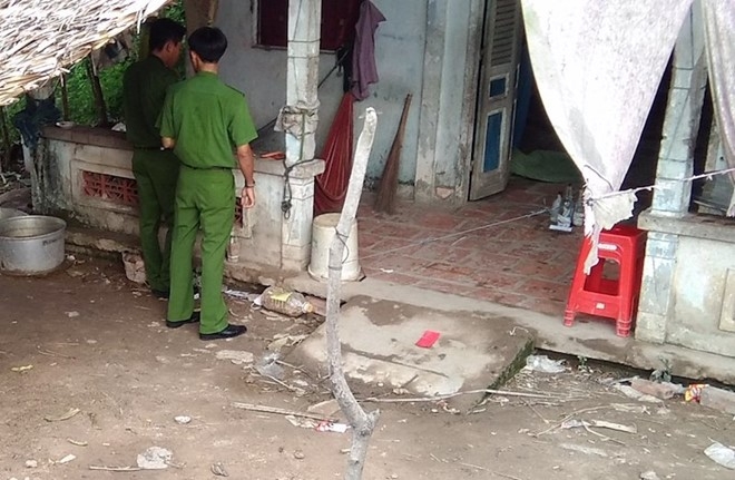 Thanh nien o mien Tay do dau hoa dot cong an vien hinh anh 1