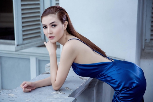 Giải Đồng Siêu mẫu diện váy bó quyến rũ - 1
