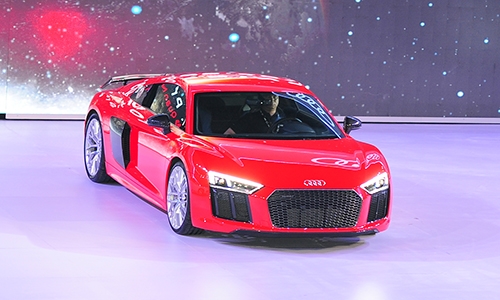 audi-trinh-lang-r8-v10-plus-tai-ha-noi