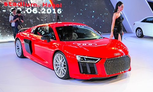 audi-khoe-r8-v10-plus-tai-ha-noi-2