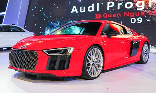 audi-khoe-r8-v10-plus-tai-ha-noi-4