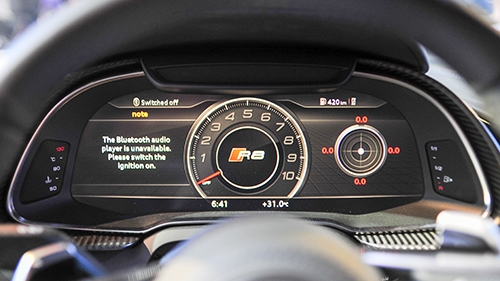 audi-khoe-r8-v10-plus-tai-ha-noi-7