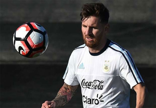 maradona-che-messi-thieu-ca-tinh