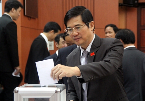 hang-loat-lanh-dao-quang-nam-tai-cu-voi-ty-le-100-phieu-bau