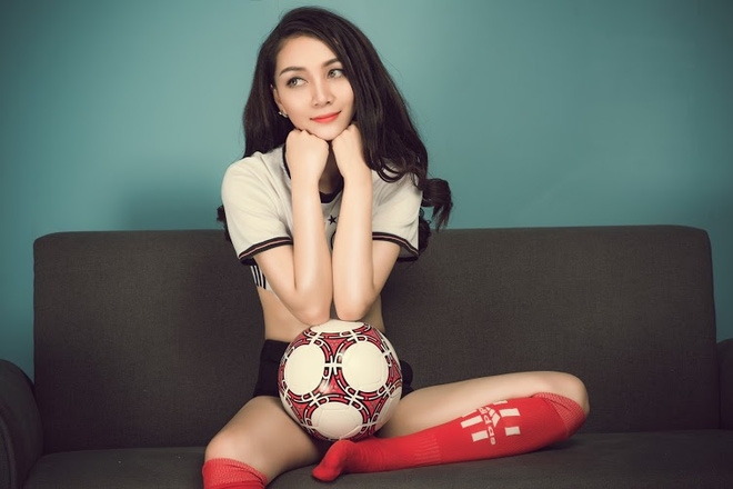 Xuất hiện hot girl nóng bỏng cuồng Euro nhất Việt Nam - Ảnh 9.
