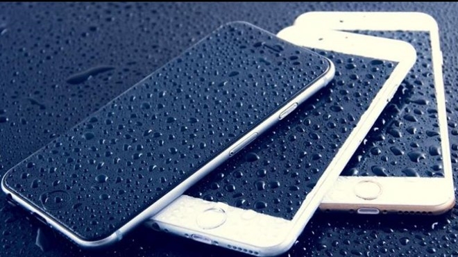 Smartphone mat gia hon ca oto hinh anh 1