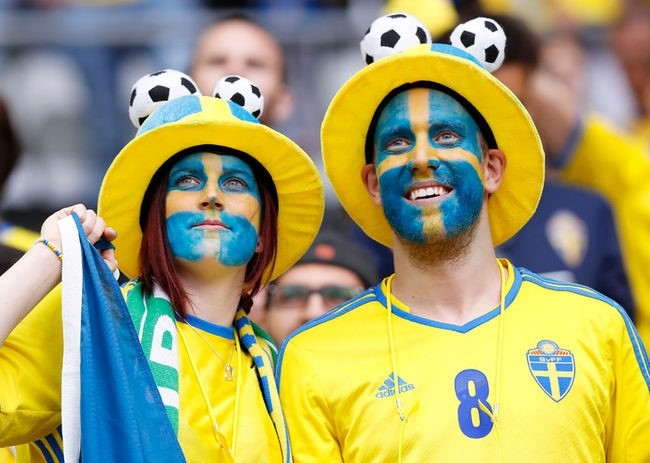 Muon kieu hoa trang cua co dong vien tai Euro 2016 hinh anh 8