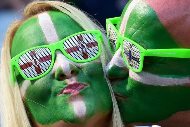 Muon kieu hoa trang cua co dong vien tai Euro 2016 hinh anh 13