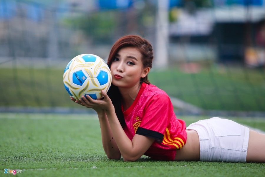 Nguoi dep bien tung anh goi cam co vu doi Tay Ban Nha hinh anh 4