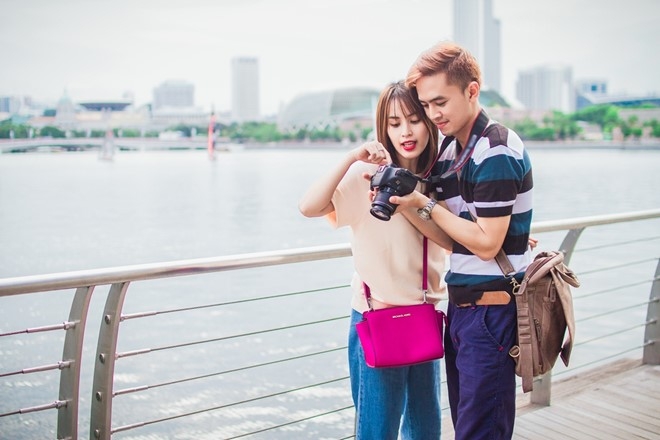 Vo chong Tu Vi - Van Anh ngot ngao o Singapore hinh anh 4