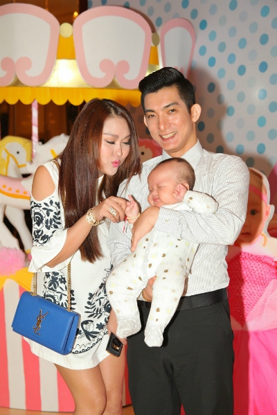 phi-thanh-van-dua-con-trai-4-thang-tuoi-di-tiec-1