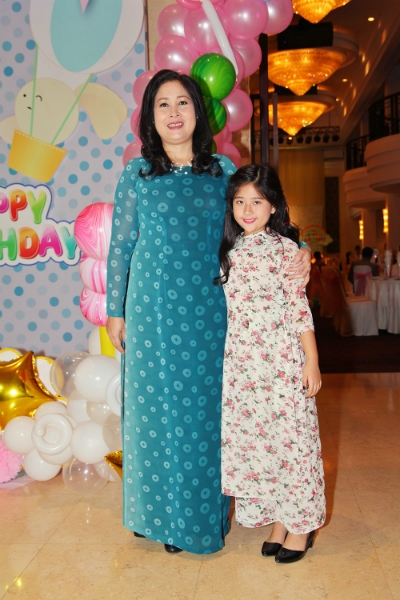 phi-thanh-van-dua-con-trai-4-thang-tuoi-di-tiec-6