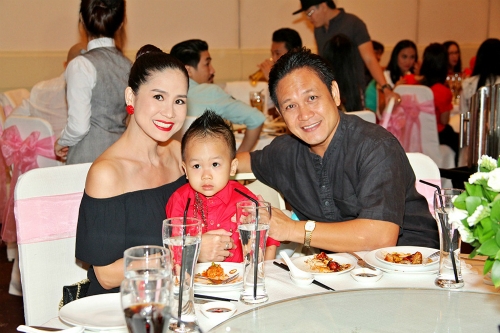phi-thanh-van-dua-con-trai-4-thang-tuoi-di-tiec-8