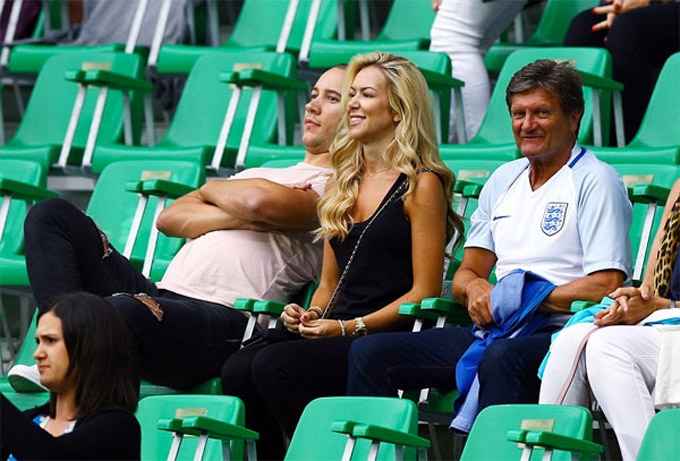  Kimberly - vợ thủ thành Joe Hart (ĐT Anh)