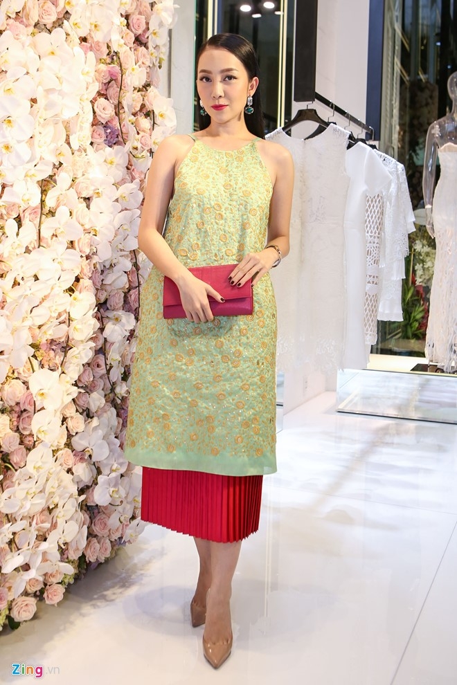 Toc Tien, Angela Phuong Trinh noi bat o su kien hinh anh 7