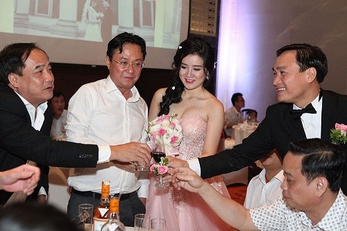 miss teen xuan mai rang ro trong dam cuoi voi chong dai gia - 8