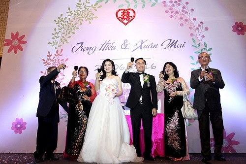 miss teen xuan mai rang ro trong dam cuoi voi chong dai gia - 9