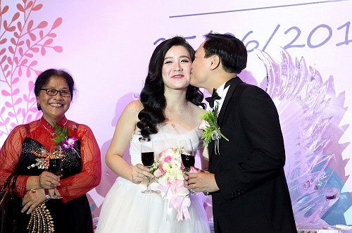 miss teen xuan mai rang ro trong dam cuoi voi chong dai gia - 10