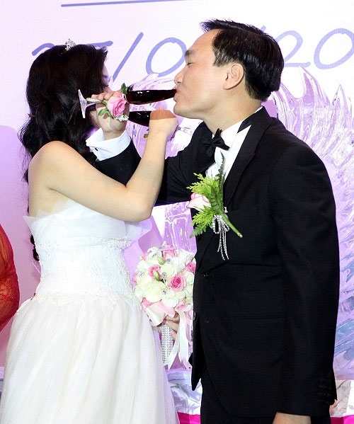 miss teen xuan mai rang ro trong dam cuoi voi chong dai gia - 11