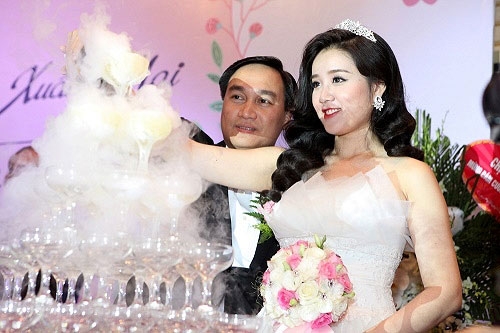 miss teen xuan mai rang ro trong dam cuoi voi chong dai gia - 12