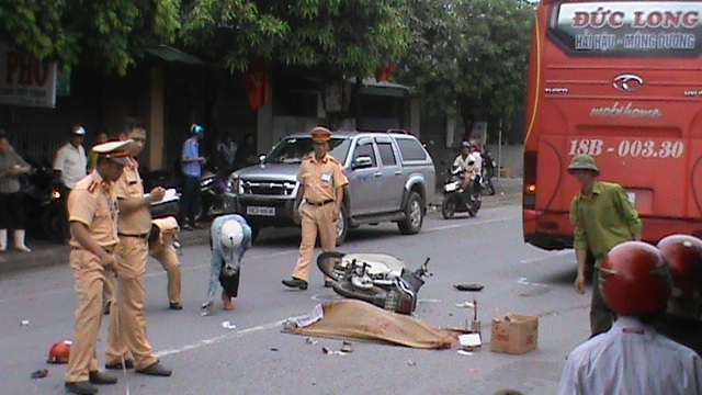   Hiện trường vụ tai nạn thương tâm.   