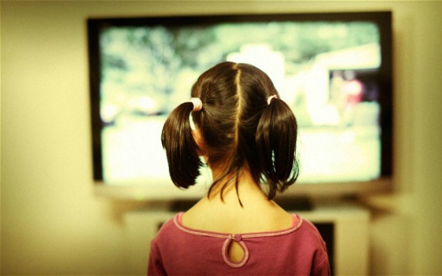 chuong-trinh-tv-va-video-the-nao-thi-hop-voi-tre-nho