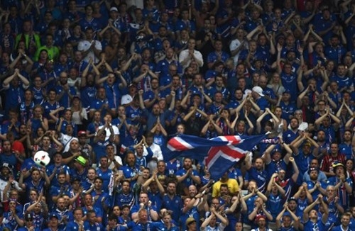 Lạ mắt màn ăn mừng của Iceland sau chiến tích lịch sử - ảnh 6