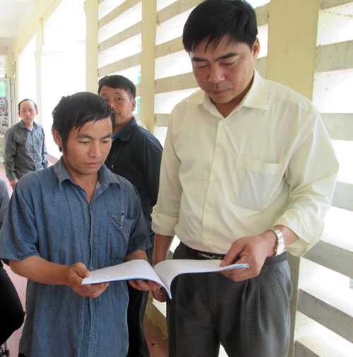 Bi hài kết hôn... xuyên biên giới hình ảnh 1 bi hai ket hon... xuyen bien gioi hinh anh 1