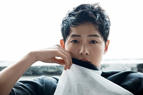 Công ty quản lý phủ nhận tin Song Joong Ki có bạn gái bí mật - Ảnh 2. Công ty quản lý phủ nhận tin Song Joong Ki có bạn gái bí mật - Ảnh 2.