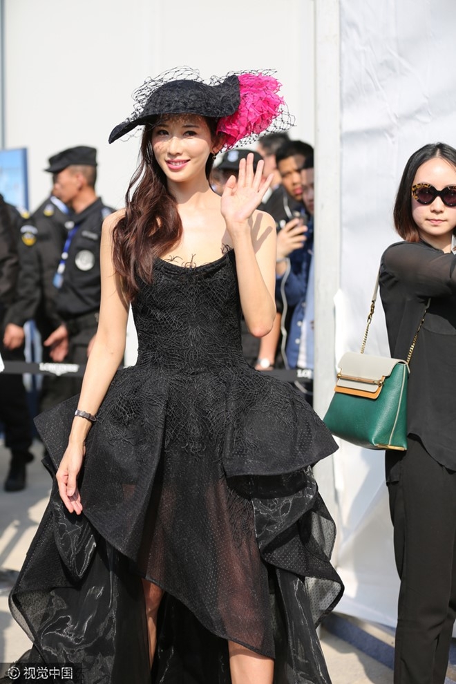 Lam Chi Linh chuong phong cach thoi trang cong nuong hinh anh 2
