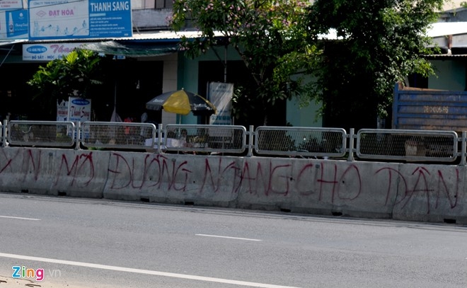 Nguoi dan bang qua quoc lo nhu duong lang hinh anh 11