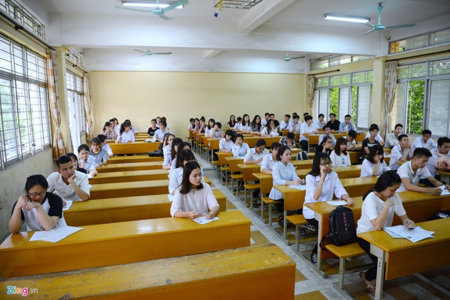 Phu huynh, si tu doi mua lam thu tuc du thi THPT quoc gia hinh anh 9