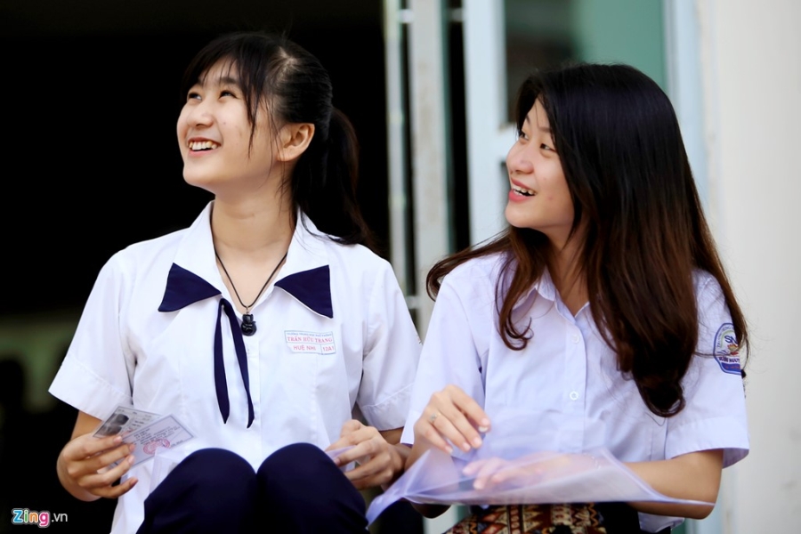 Phu huynh, si tu doi mua lam thu tuc du thi THPT quoc gia hinh anh 15