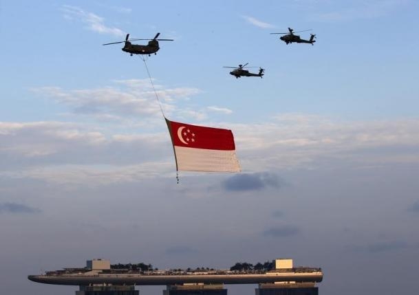  Các trực thăng Singapore trong một cuộc diễn tập hồi năm 2015 (Ảnh: Reuters) 