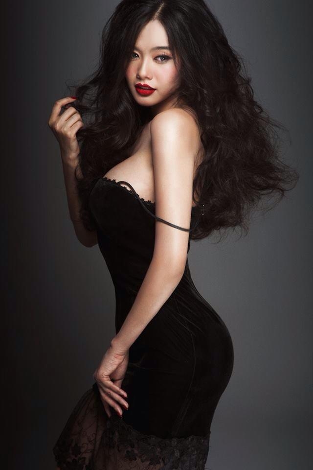 Á hậu Linh Chi: 