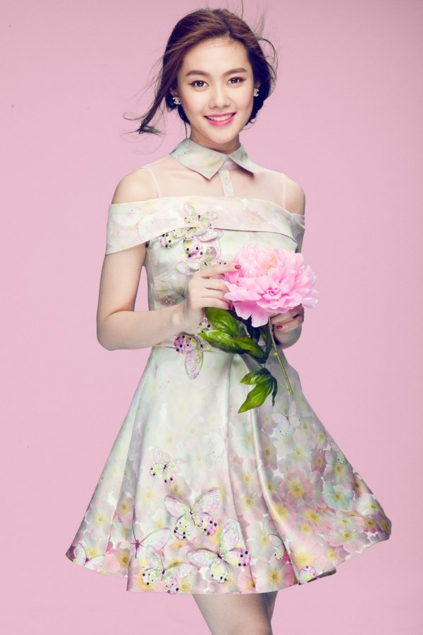 Á hậu Linh Chi: 
