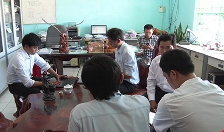 Doanh nghiep xa nuoc thai co doi bo luc nhuc ra moi truong hinh anh 2