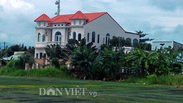 nu viet kieu my xay biet thu sai phep giua long tp.can tho hinh anh 1