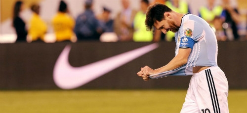 Rộ tin Messi có thể quay lại thi đấu cho Argentina - 1