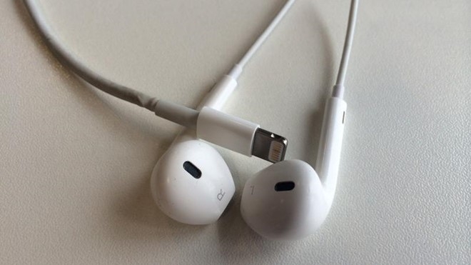 Tai nghe dung Lightning cua iPhone 7 co gi khac? hinh anh 1