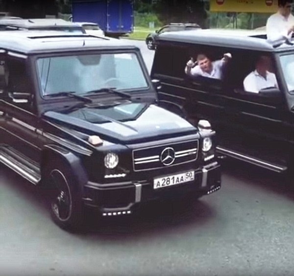 Ăn mừng tốt nghiệp, điệp viên mới ra trường đăng ảnh tập thể kèm danh tính lên mạng - Ảnh 3.