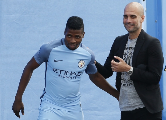  HLV Guardiola đã chính thức bắt tay xốc lại Man City, đội chỉ hạng 4 mùa rồi. Ảnh: REUTERS 