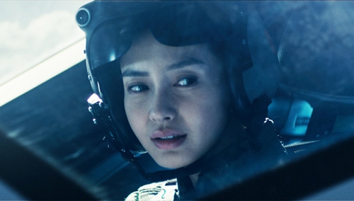 my-nhan-goc-hoa-vao-phim-hollywood-nguoi-gay-sot-ke-nhat-nhoa