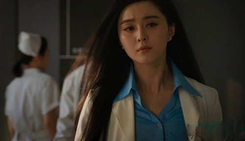 my-nhan-goc-hoa-vao-phim-hollywood-nguoi-gay-sot-ke-nhat-nhoa-2