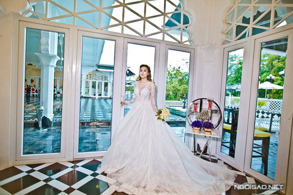 [Caption]Sau lệnh cấm, Lê Huyền Anh trở nên lặng lẽ hơn. Nhưng cái tên bà Tưng vẫn được cộng đồng mạng nhắc đến.