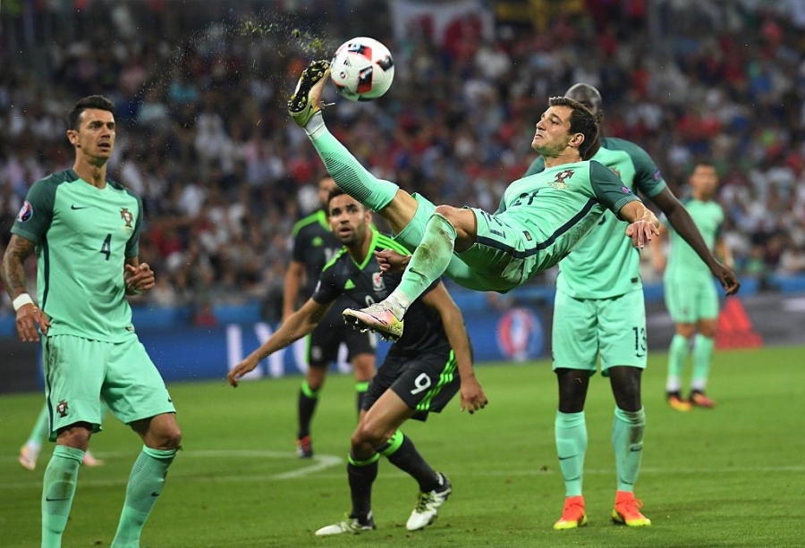 Ronaldo - cau thu hay nhat tran Bo Dao Nha vs Wales hinh anh 3