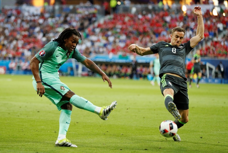 Ronaldo - cau thu hay nhat tran Bo Dao Nha vs Wales hinh anh 7